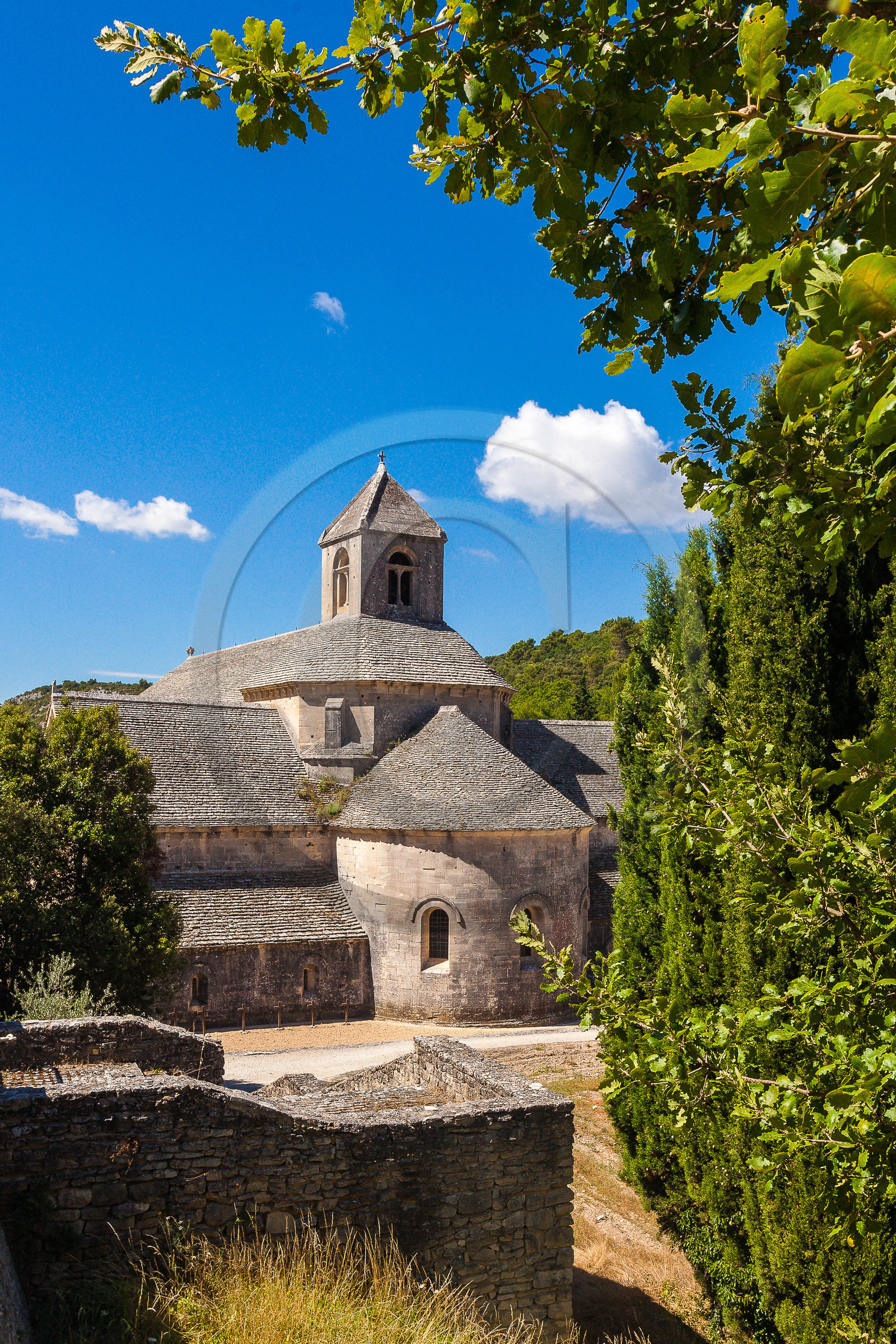 Gordes, Abbaye Notre-Dame de Sénanque
