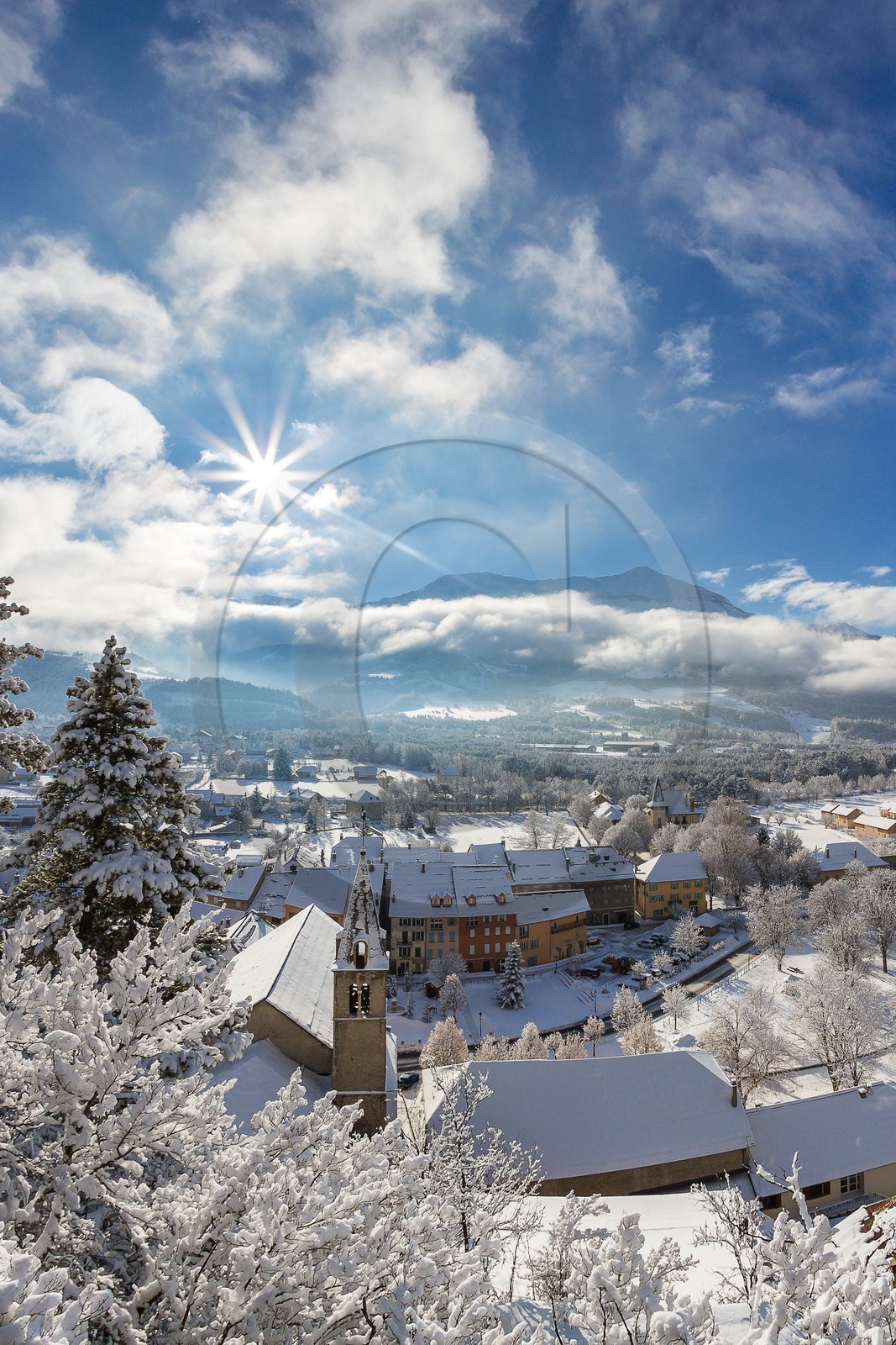 Jausiers, vue du Clocher, église Saint-Nicolas de Myre vue du Clocher du chemin du Chastel