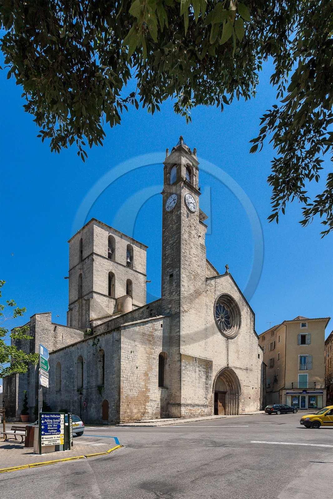 Forcalquier, concathédrale Notre-Dame-du-Bourguet (XIIIe et XVIIe siècles)