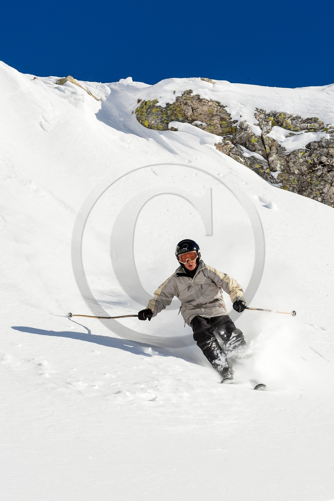 Ski enfant poudreuse