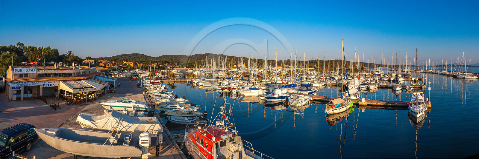 Parc national de Port-Cros, bateaux au port