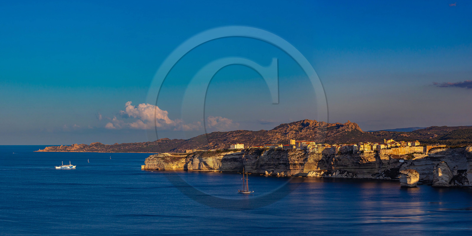 Lever de soleil sur Bonifacio