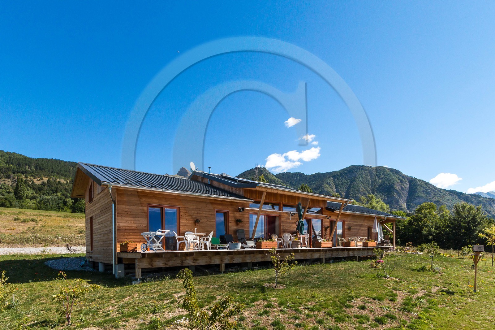 Constructeur de maison en paille