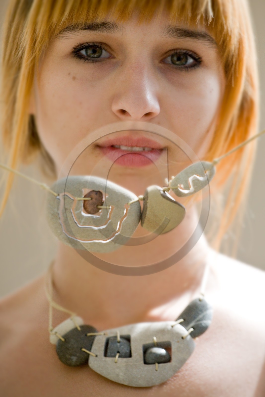 Dina Jaksic, artiste peintre et créatrice de bijoux