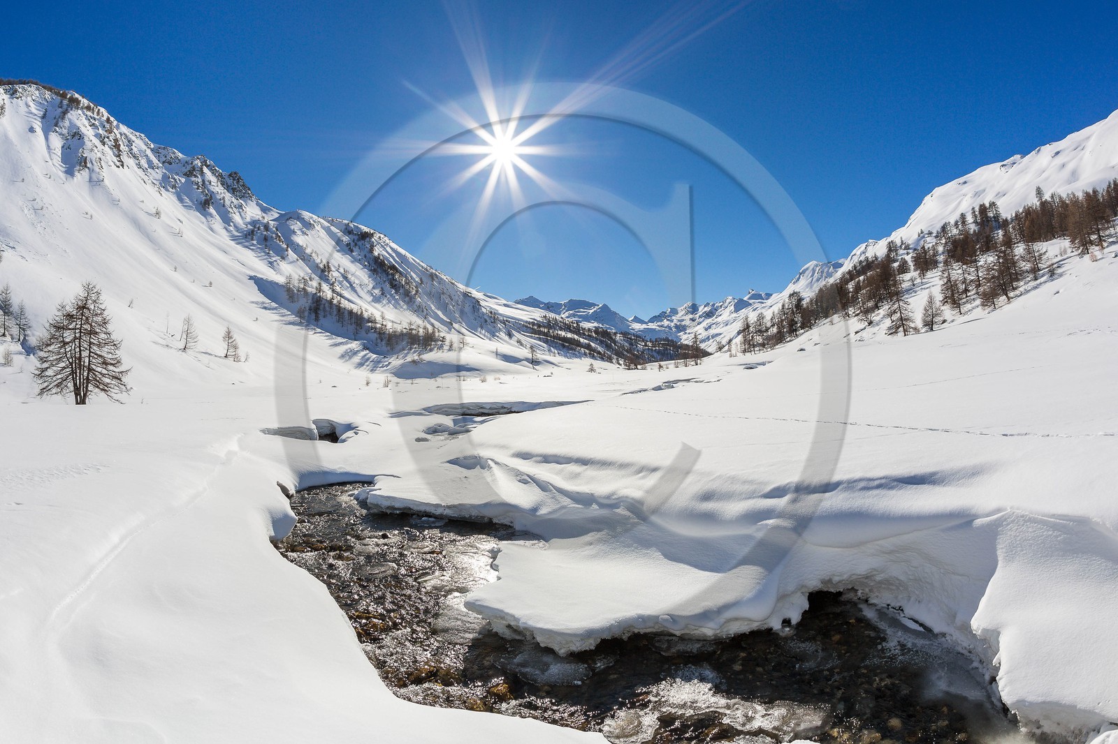 Larche, col de Larche, ski de fond dans le vallon du Lauzanier