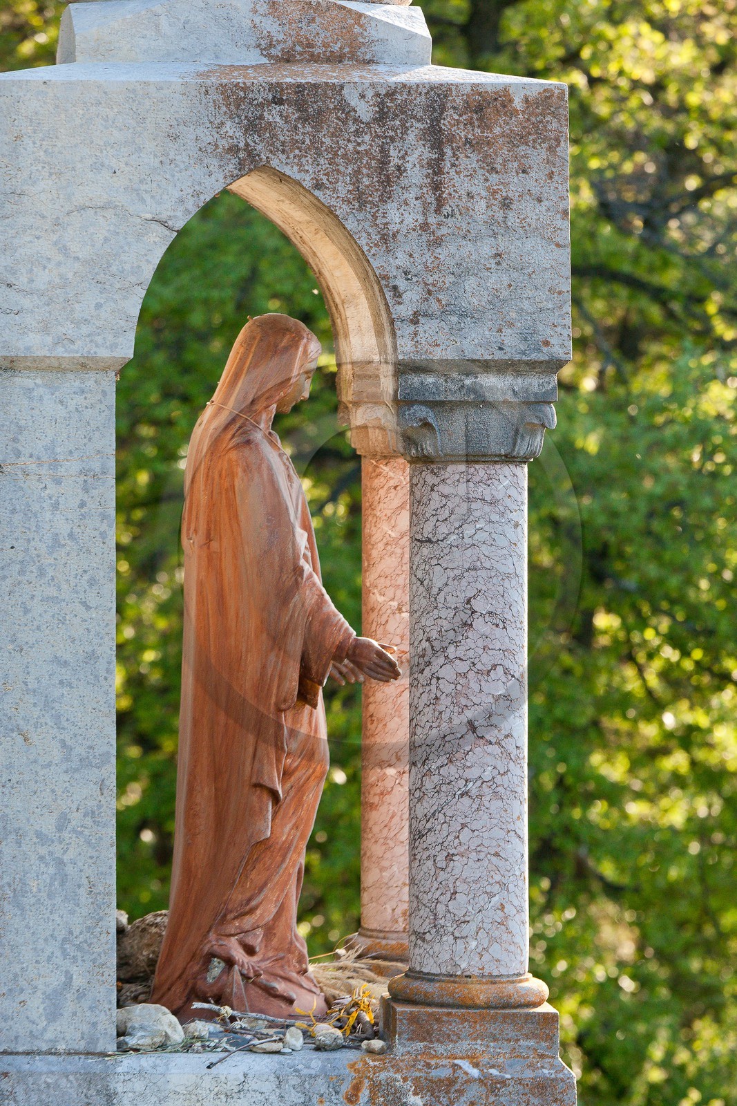L'oratoire de l'ange est l'endroit où Benoîte a été transportée par l'ange, col de l'Ange