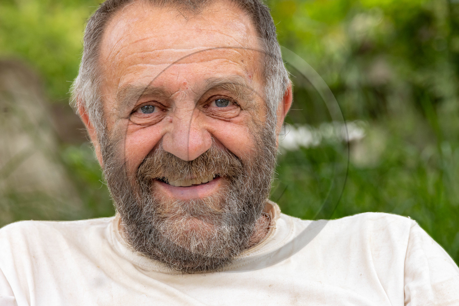 Turriers, André Maurel, éleveur
