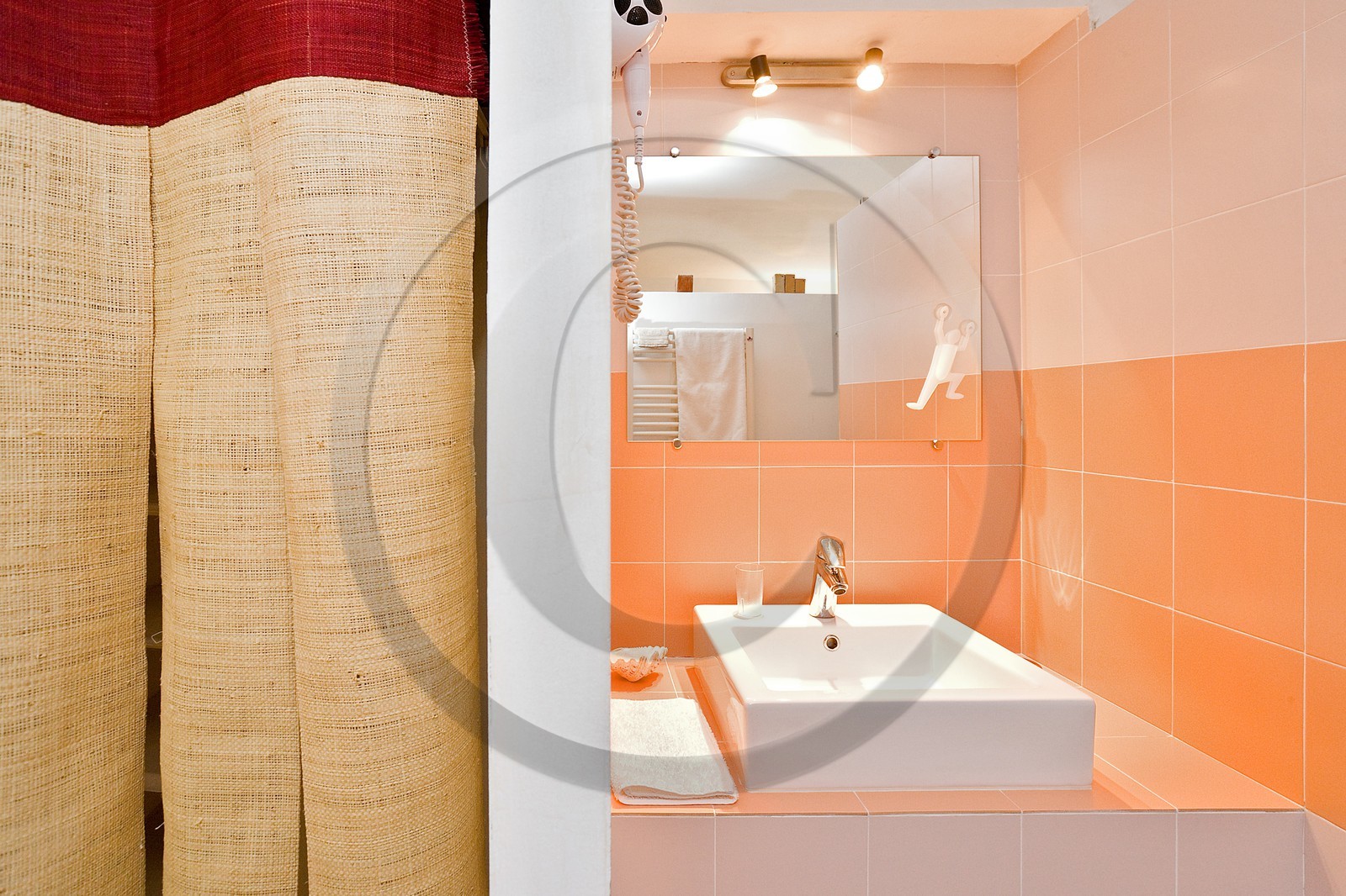 Saléon, table et chambre d'hôtes La Tête en l'air