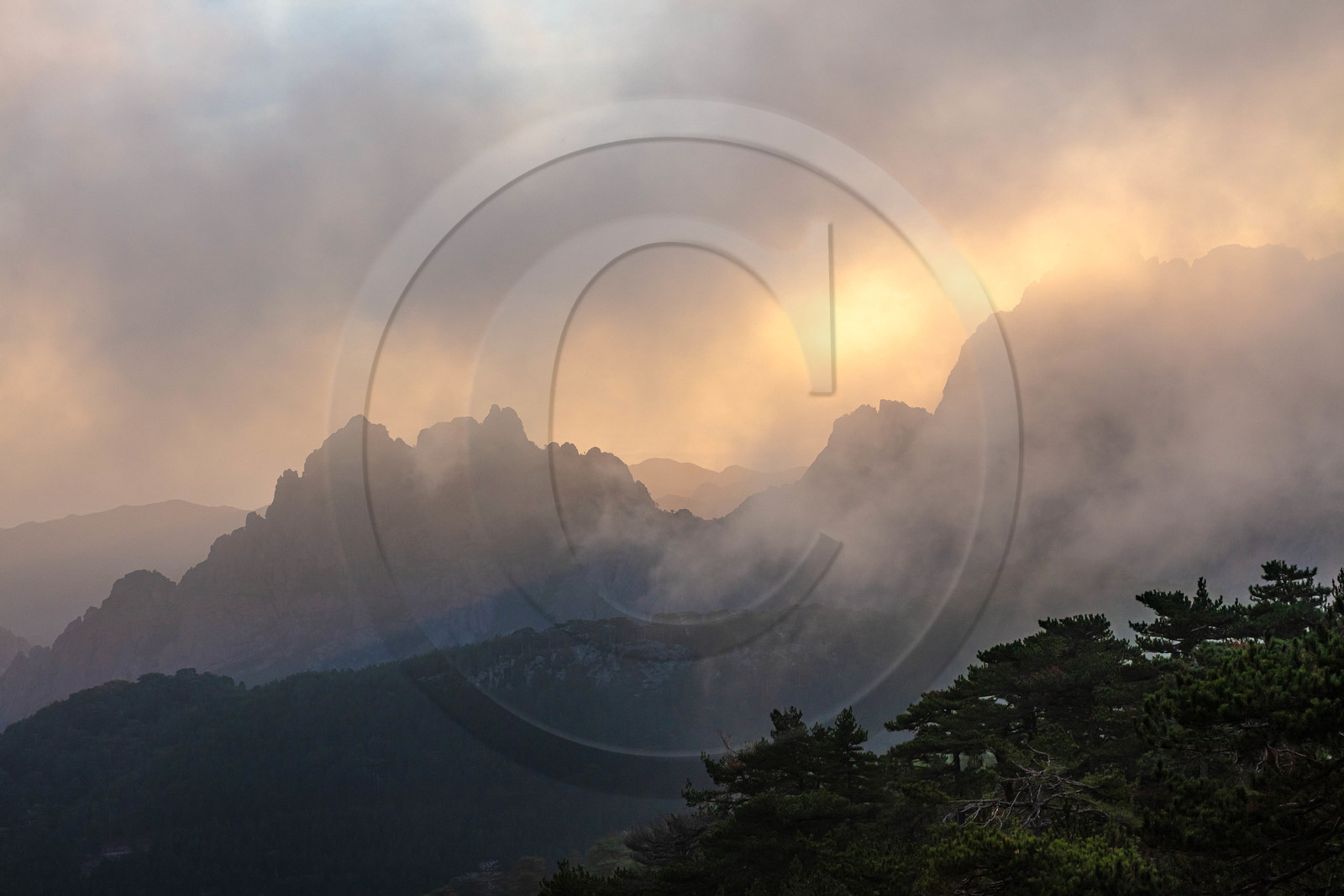Les Aiguilles de Bavella (forchi di Bavedda )