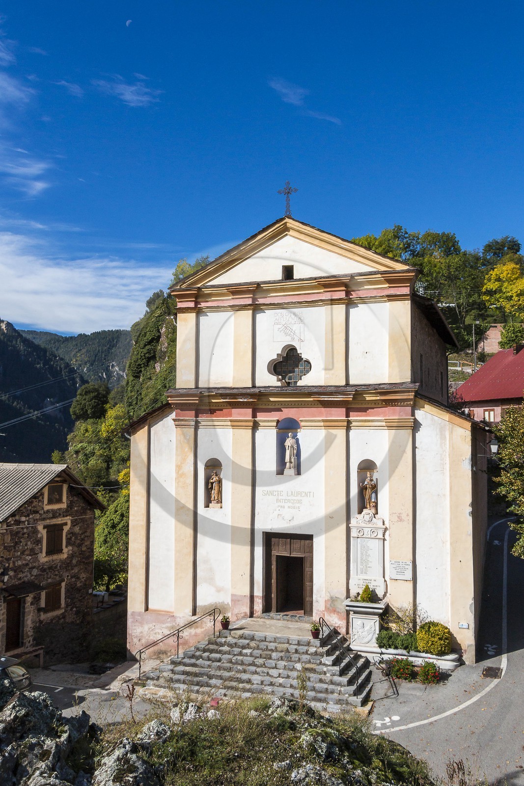 Roure, Eglise paroissale Saint-Laurent
