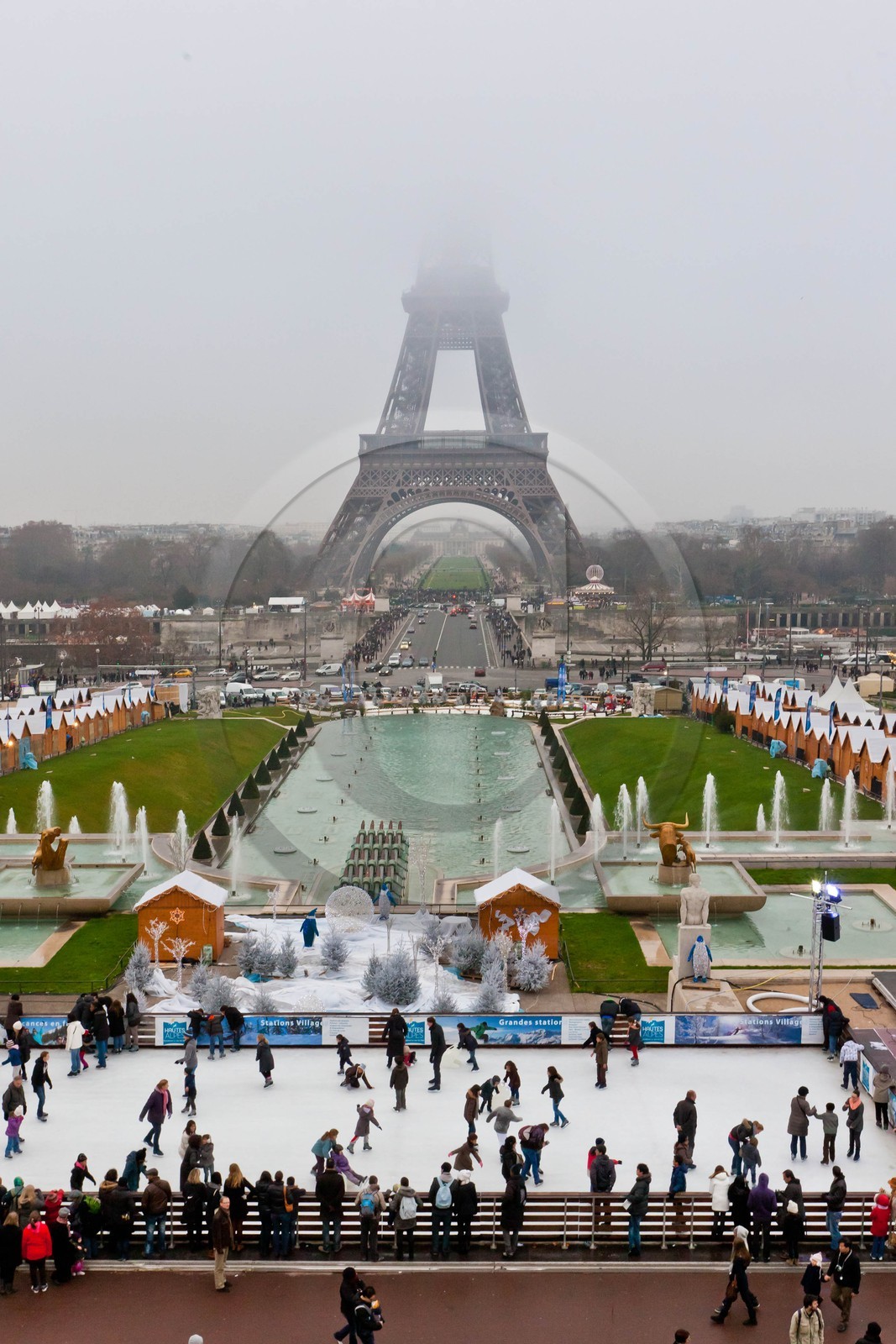 Paris, 2011, le village de Noël du Trocadéro et son univers de neige et glace