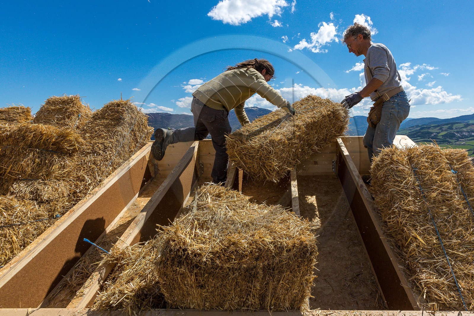 Constructeur de maison en paille