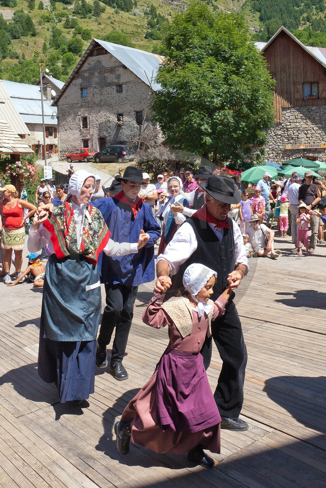 La fête de la Sainte-Anne à Prapic, fin juillet, danses locales, rigodon