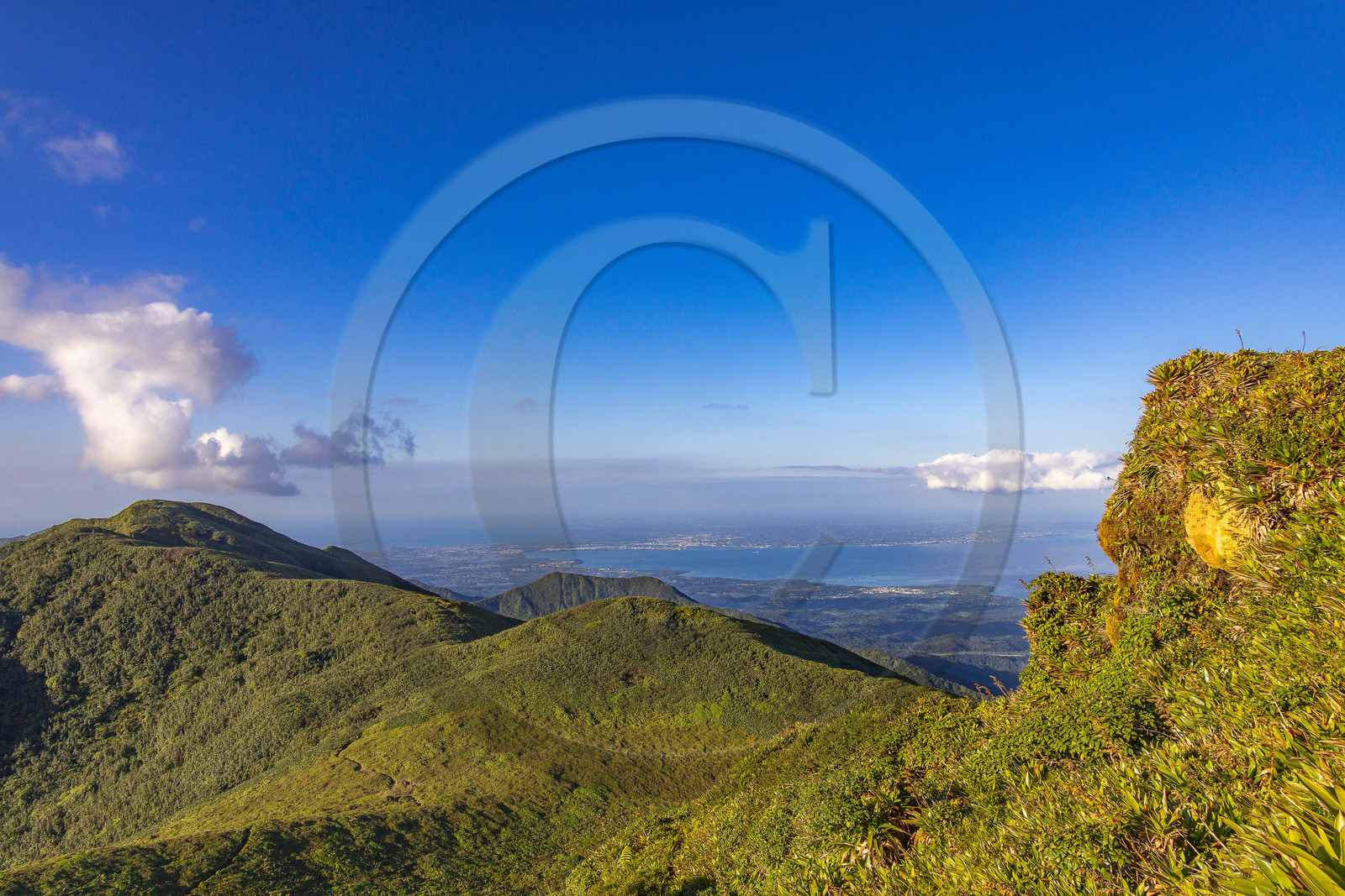 La Soufrière, vue sur Petit-Bourg et Point-à-Pitre