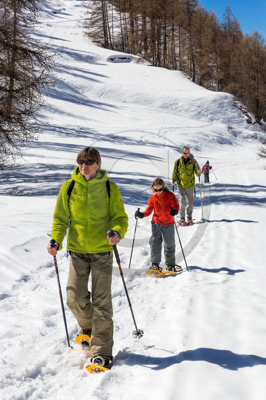 Crévoux, randonnée famille en raquettes à neige