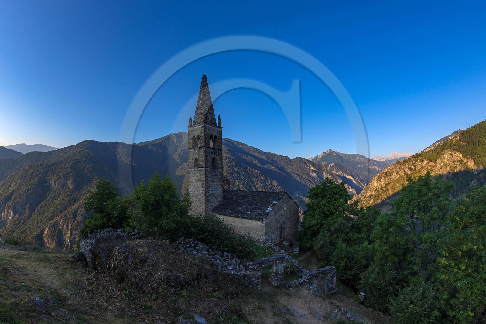 Stroppo, Église San Peyre