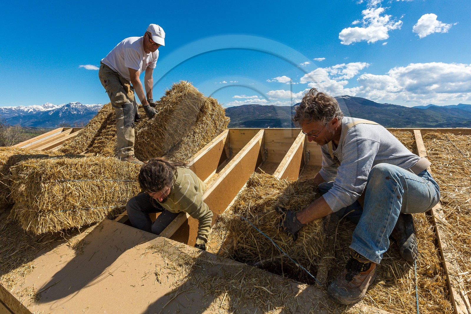 Constructeur de maison en paille