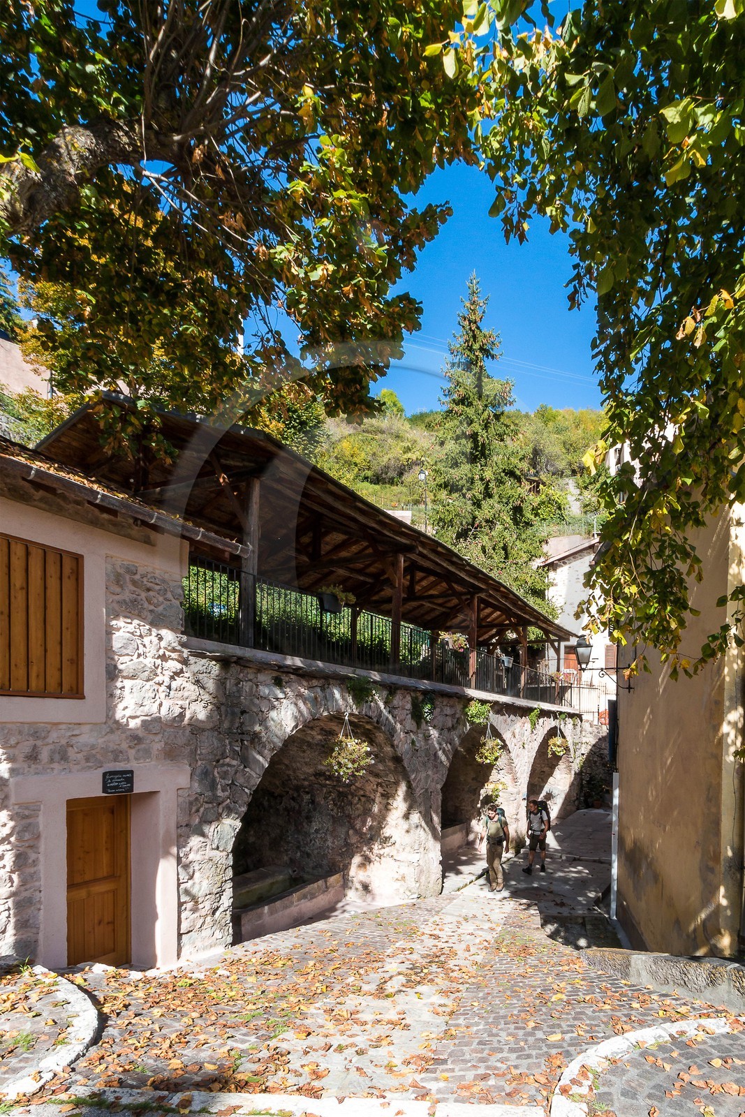 Roure, fontaine, lavoir