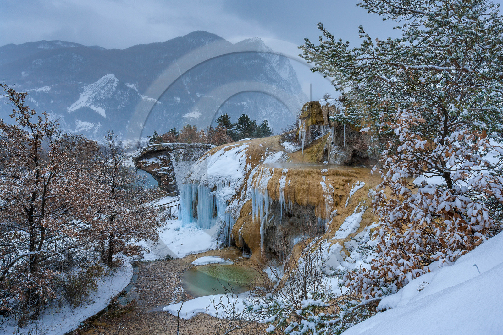 Réotier, fontaine pétrifiante