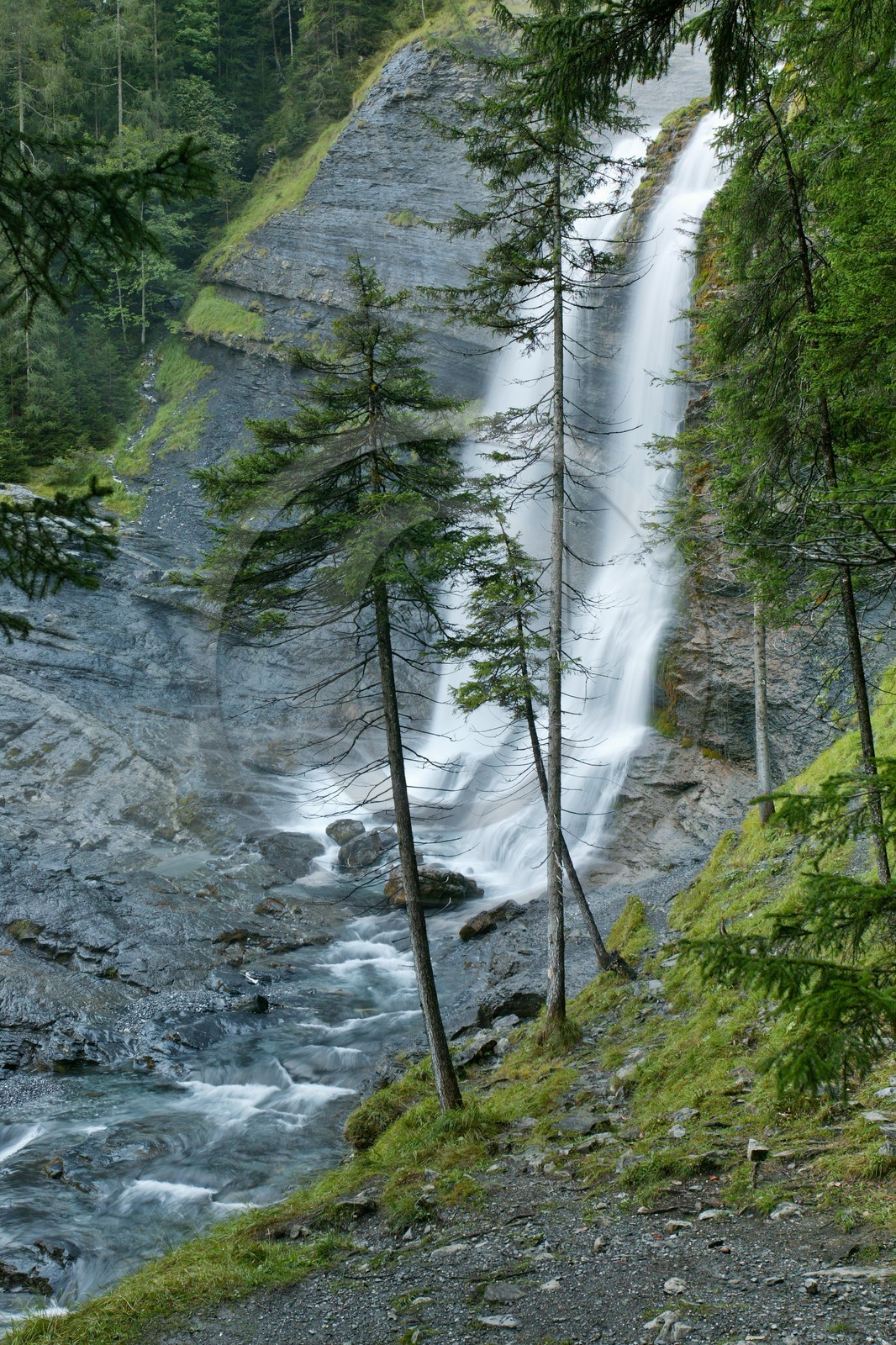 Réserve naturelle de Sixt-Passy, Cascade du Rouget