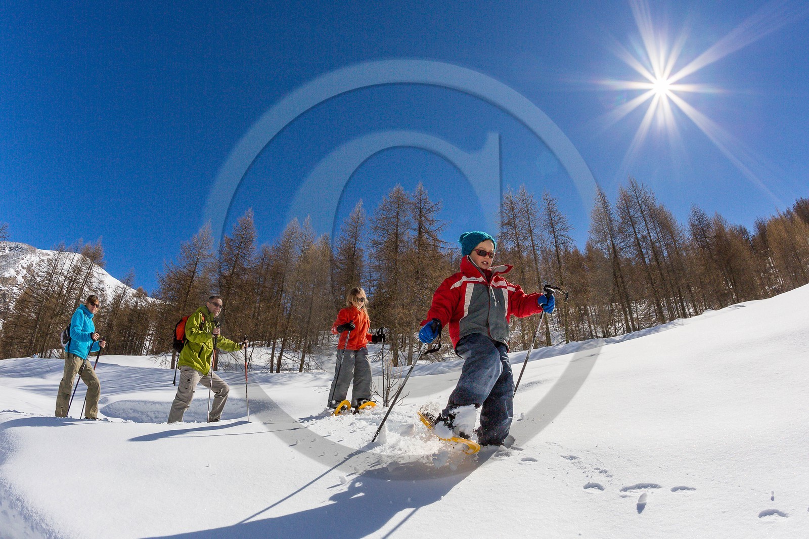 Crévoux, randonnée famille en raquettes à neige